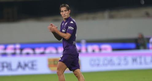 تقارير: بوفي نجم فيورنتينا يغادر المستشفى بعد أزمته الصحية